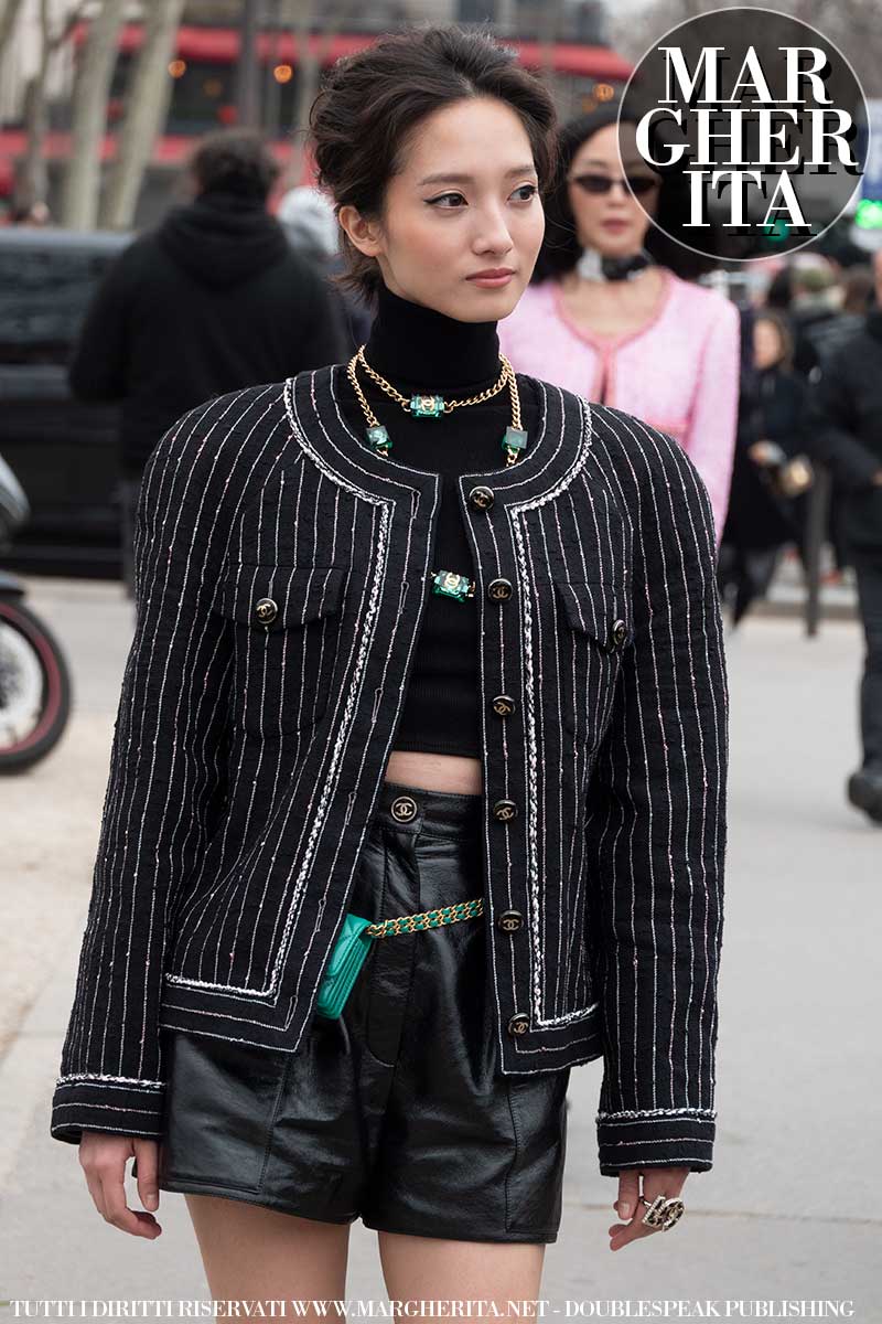 I migliori street style looks alla sfilata di Chanel per l’inverno 2023 - Photo Charlotte Mesman