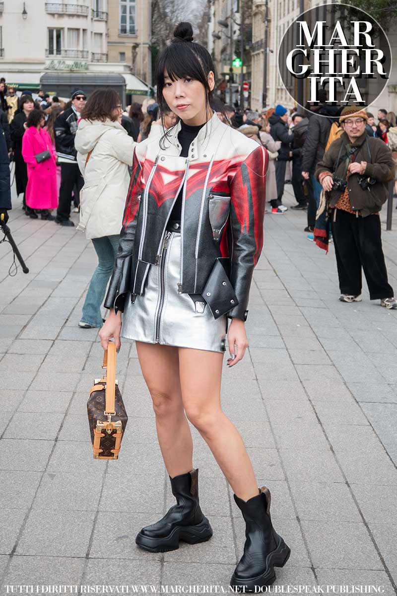 Ecco come si vestono le influencers adesso (le influencers alla sfilata di Louis Vuitton) - Photo Charlotte Mesman