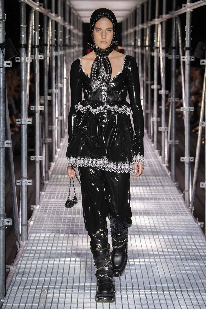 Paco Rabanne collezione primavera estate 2023 - Photo courtesy of Paco Rabanne