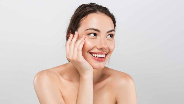 Pelle grassa, problemi di acne? Ecco alcuni consigli e regole da seguire