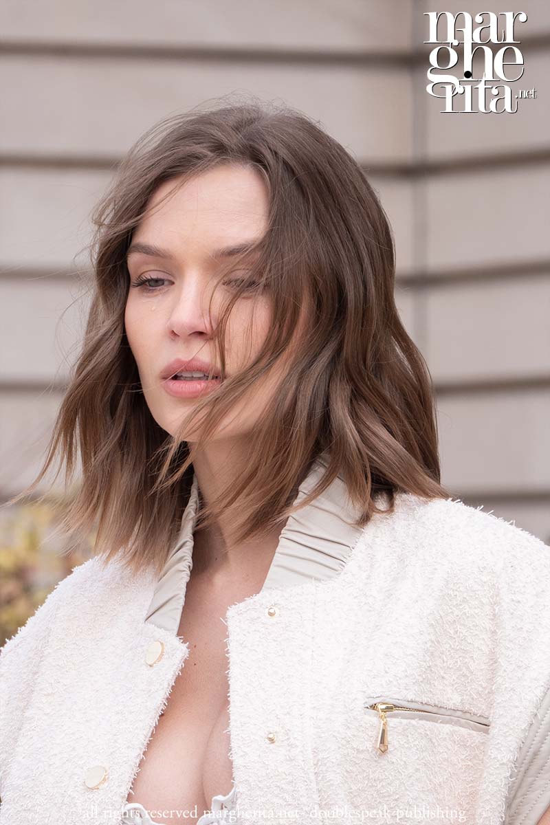 Questi tagli di capelli di media lunghezza stanno bene a tutte - Photo Charlotte Mesman