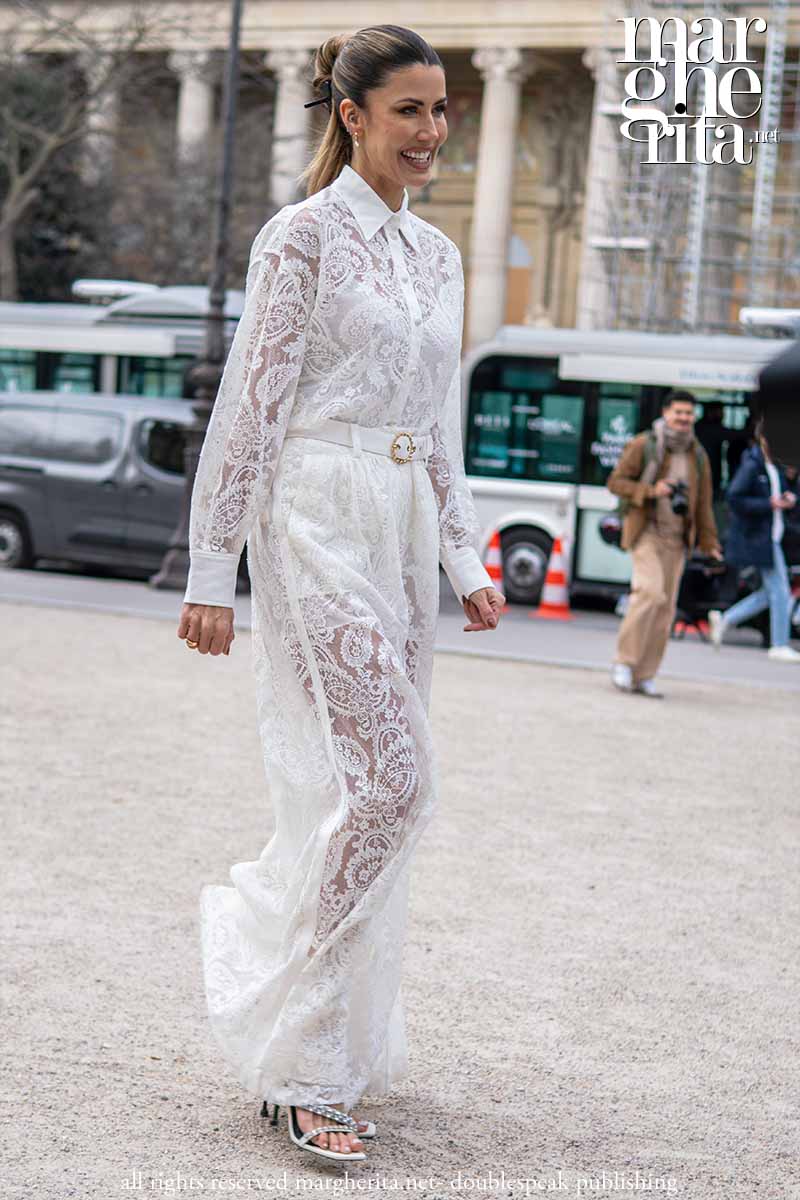 Tendenze moda primavera 2023: bianco! - Foto ADVERSUS