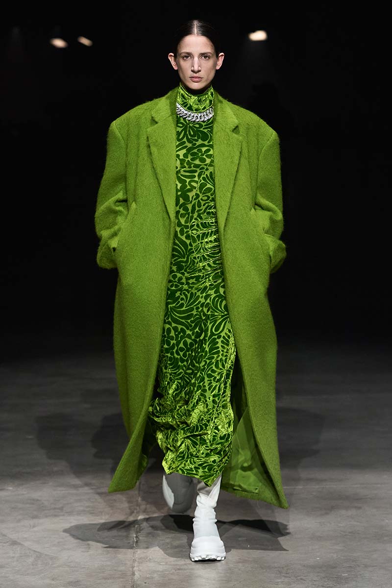 Questi sono i colori moda di tendenza per l'autunno inverno 2023 2024 - Photo courtesy of Jil Sander