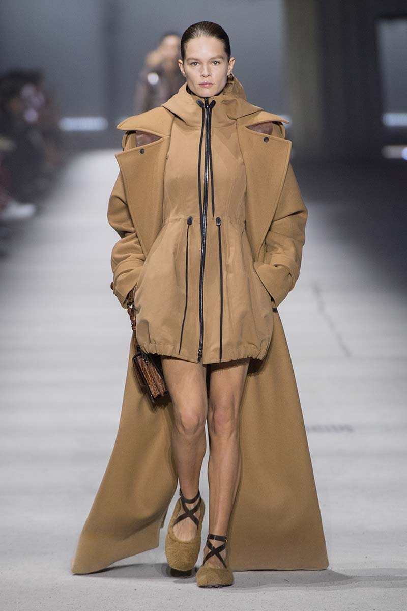 Le tendenze moda donna per l'autunno inverno 2023 2024 (secondo Tod's) - Photo courtesy of Tod's