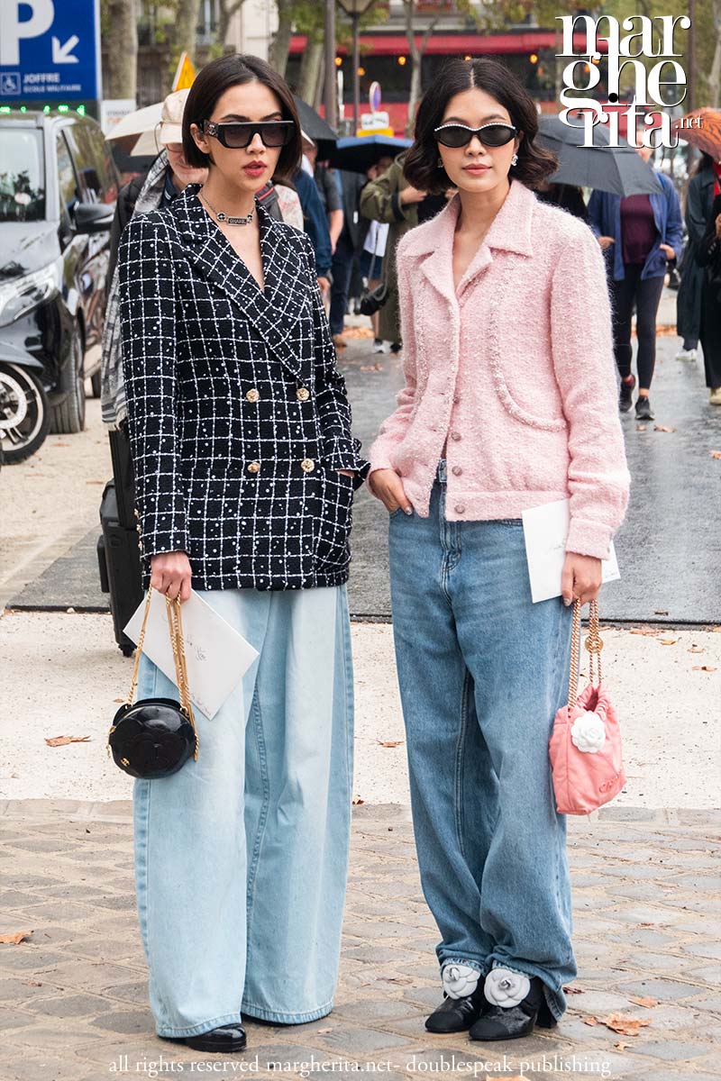 Tendenze denim e jeans autunno 2023. Lo street style da Chanel - Foto Charlotte Mesman