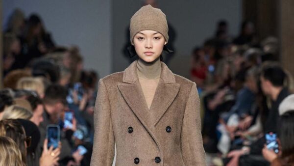 Le principali tendenze per i cappotti invernali 2023 2024 - Photo courtesy of Max Mara