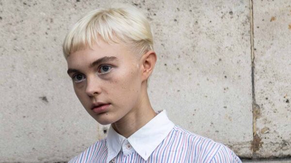 Tendenze capelli 2024. Con questo taglio corto sei in linea con i trend - Foto Charlotte Mesman