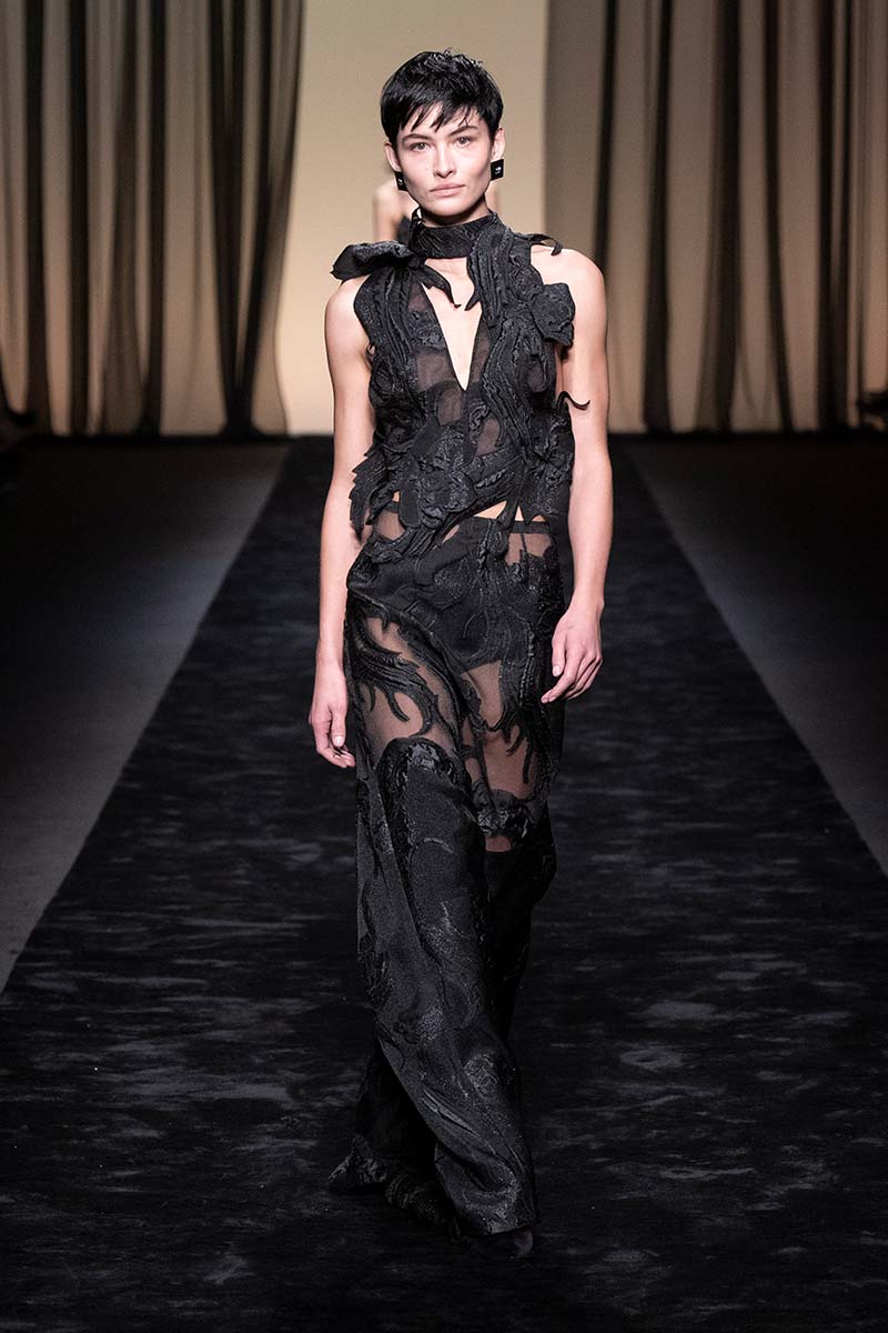 Le tendenze moda donna per le feste di fine anno 2023 - Photo courtesy of Alberta Ferretti