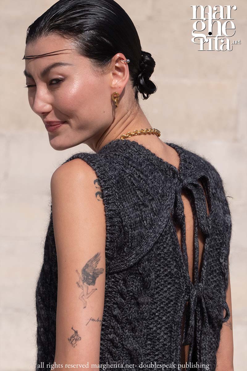 Scegli il tuo look per le feste! 4 acconciature streetstyle da Dior - Foto Charlotte Mesman