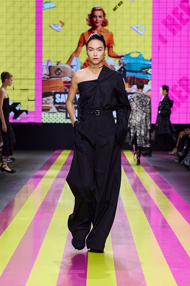 Le principali (e più recenti!) tendenze pantaloni donna per il 2024 - Photo courtesy of Dior SS 2024