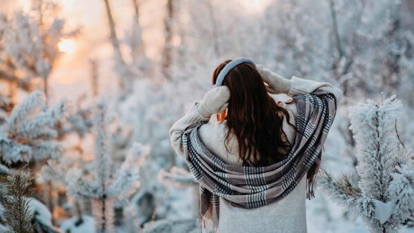Consigli per proteggere i capelli dal freddo invernale