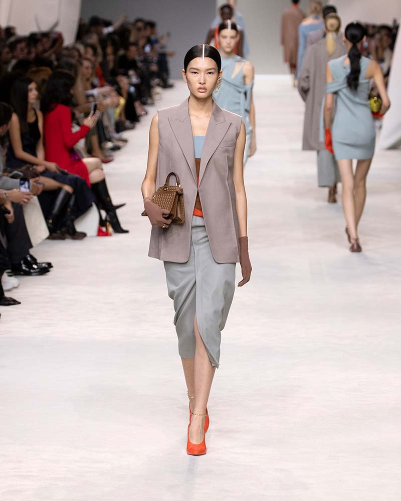 Le principali nuove tendenze moda gonne per il 2024 - Photo courtesy of Fendi