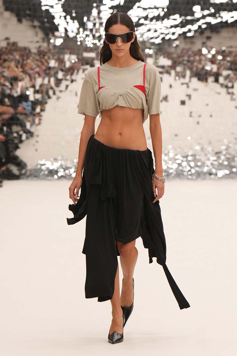Le principali nuove tendenze moda gonne per il 2024 - Photo courtesy of Acne Studios