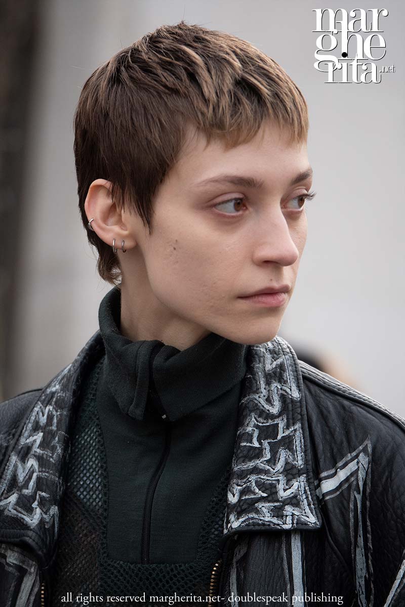 Tendenze capelli 2024. Il ritorno del pixie cut. Qualcosa per te? - Photo Charlotte Mesman