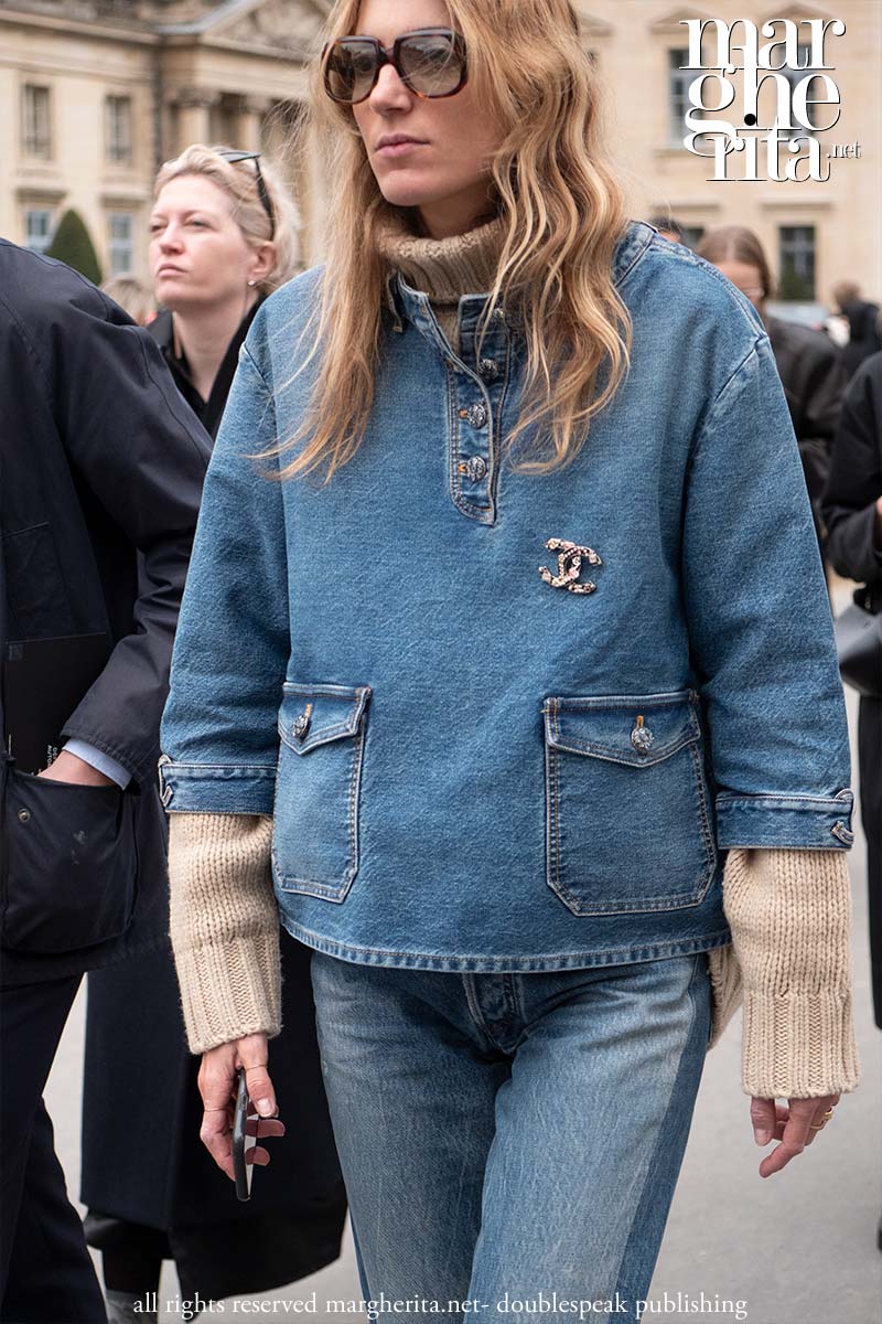 Ecco i look total denim più cool per la primavera 2024 - Photo ADVERSUS