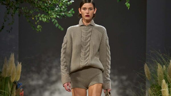 Tendenze moda 2024. Questi i completini che indosseremo quest'estate - Photo courtesy of Tendenze moda 2024. Questi i completini che indosseremo quest'estate - Photo courtesy of Max Mara
