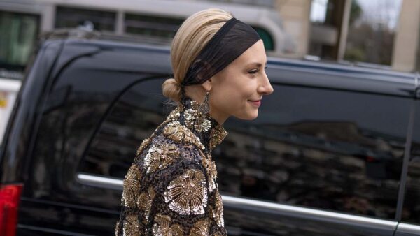 4 acconciature da copiare, direttamente dalle settimane della moda - Photo Charlotte Mesman