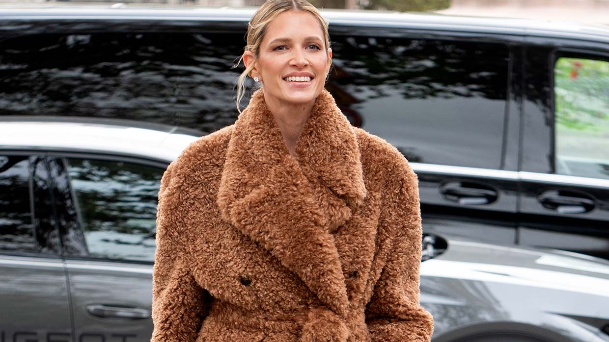 Tendenze moda cappotti per l'inverno 2024 2025. Arriva il maxi cappotto