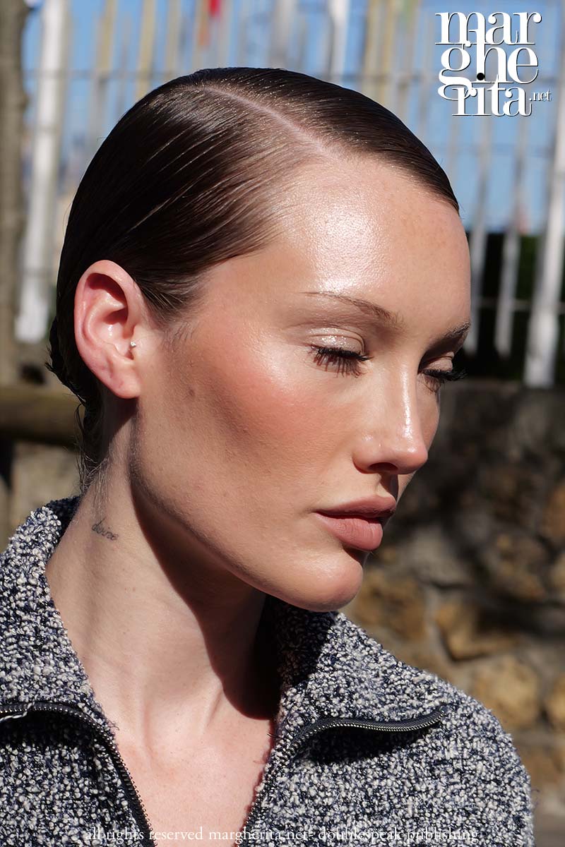 Come ottenere un look da ‘influencer’: consigli capelli e trucco per l'estate 2025 - Photo Charlotte Mesman