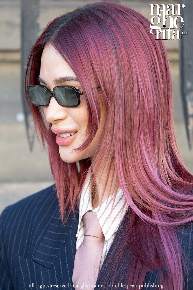 Tendenze colore capelli 2025: stanno tornando i pastelli e le tinte accese? - Photo Charlotte Mesman