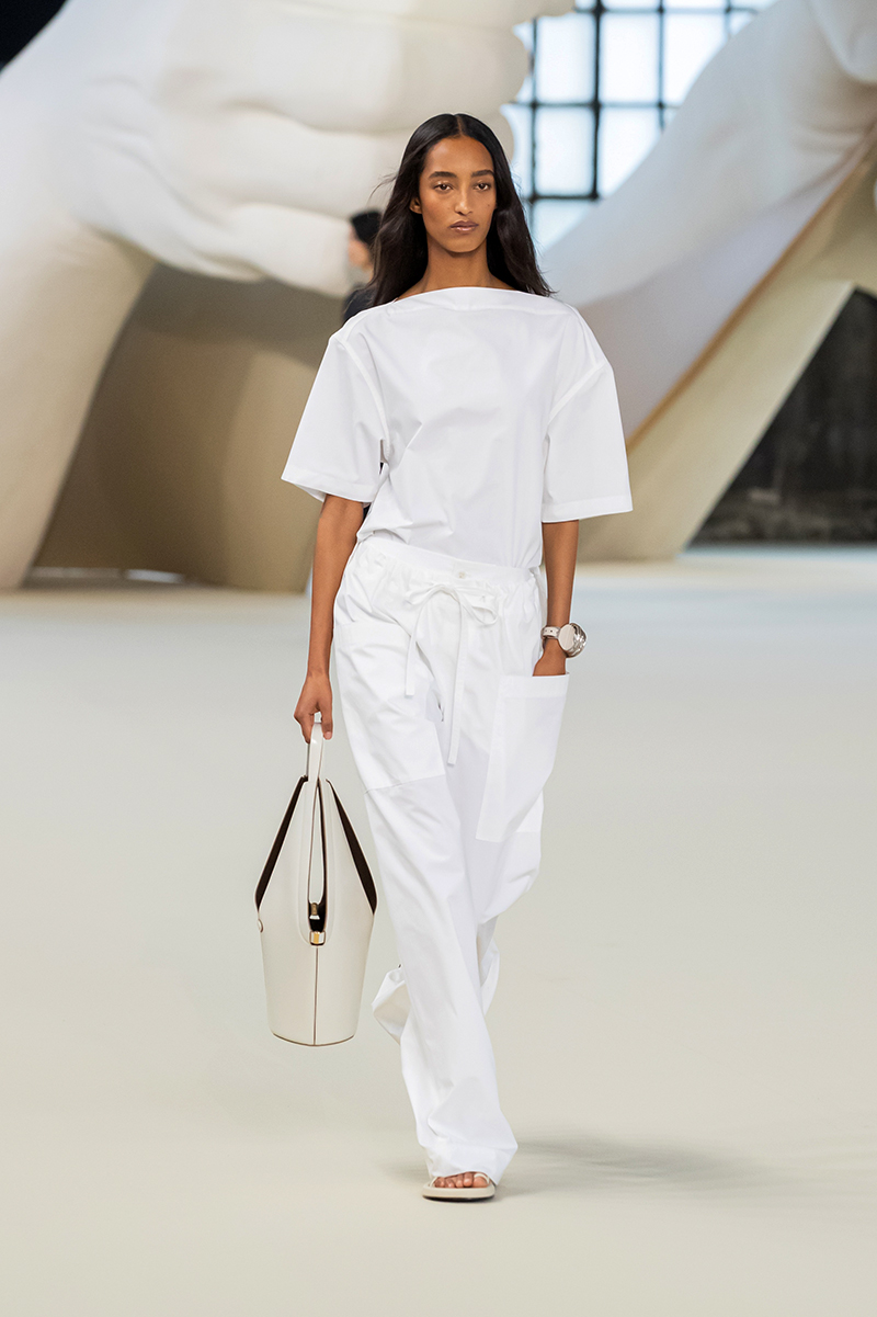 Must-have estate 2025: i pantaloni palazzo - Photo courtesy of Tod’s