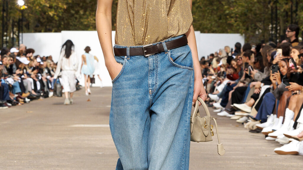 Must-have estate 2025: i pantaloni palazzo - Photo courtesy of Stella McCartney