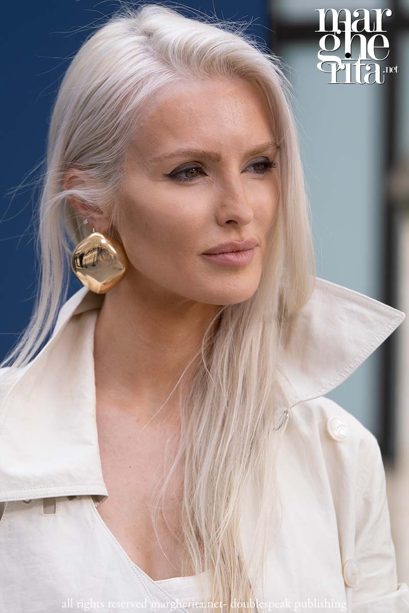 Colorazioni bionde e tecniche per l’estate 2025: highlights e balayage - Photo Charlotte Mesman