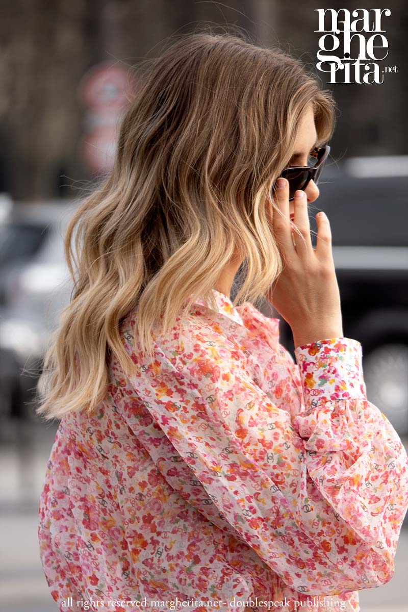 Colorazioni bionde e tecniche per l’estate 2025: highlights e balayage - Photo Charlotte Mesman