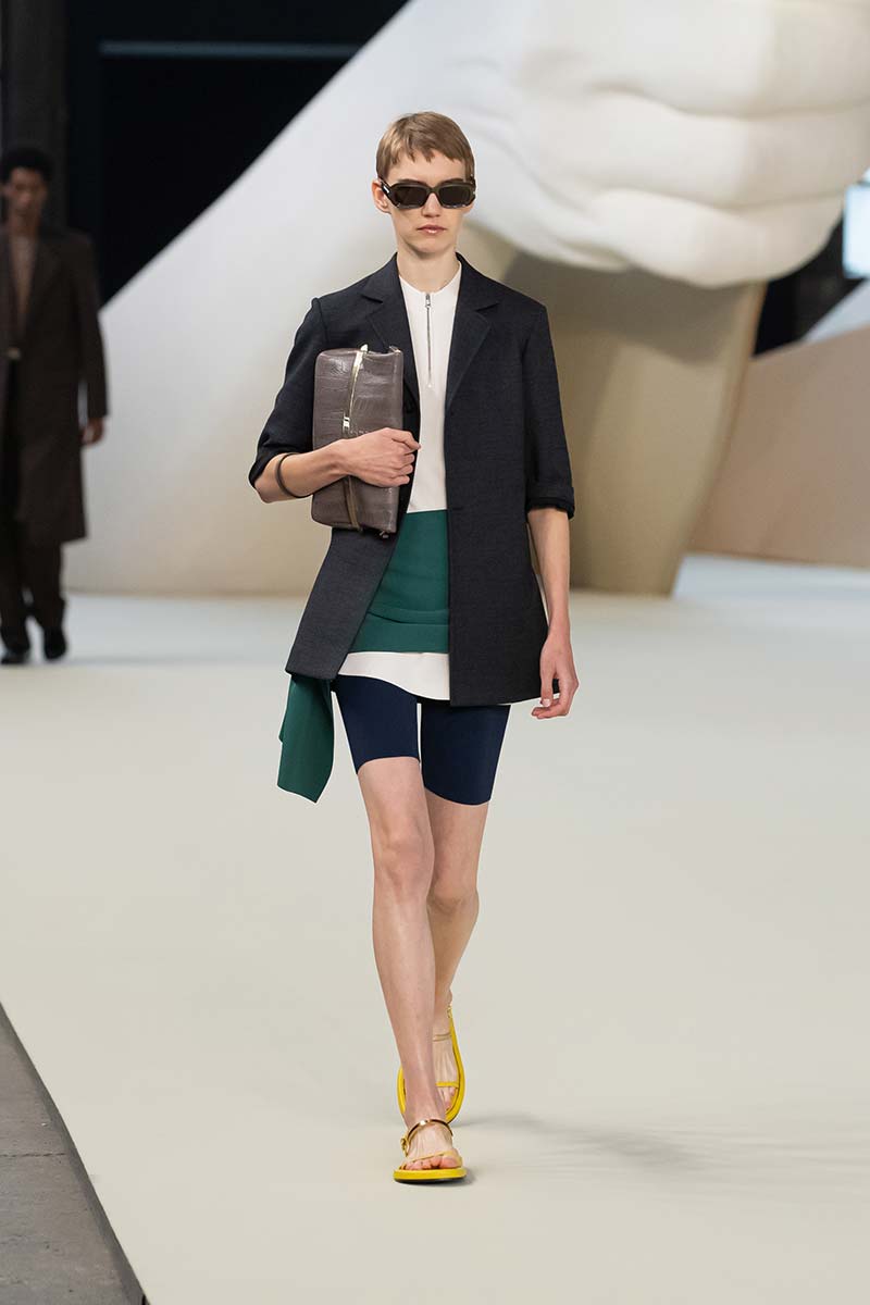 Il ritorno dei biker shorts nella moda per l’estate 2025 - Photo courtesy of Tod’s