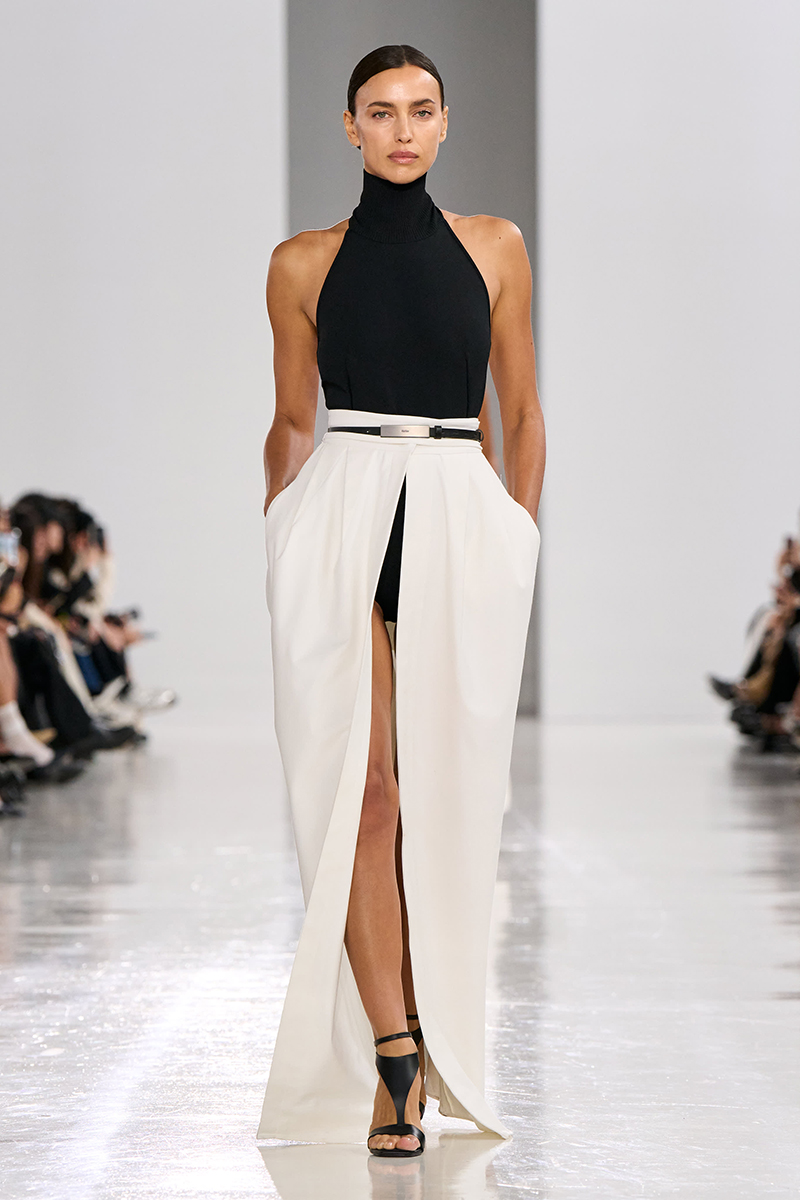 Tendenze moda estate 2025. La lunga gonna bianca per l’estate 2025 - Photo courtesy of Max Mara