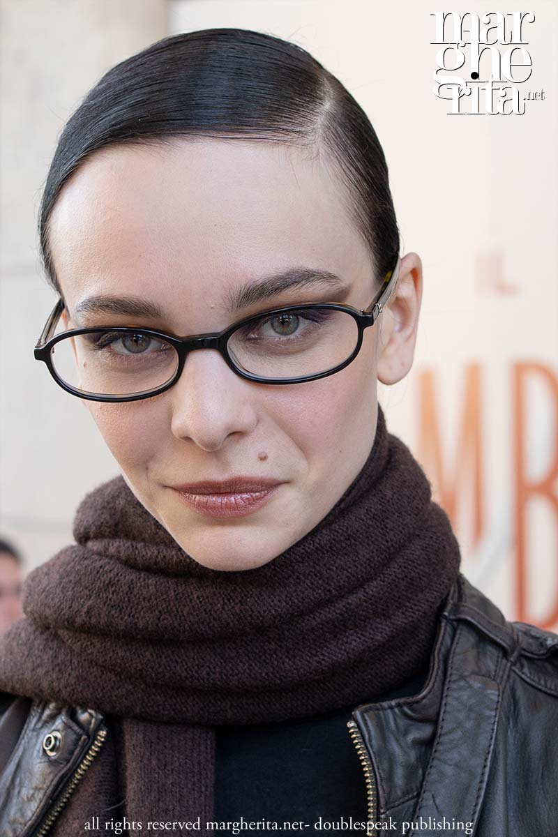 Sexy con gli occhiali? Assolutamente sì. Ecco come si fa! - Photo Charlotte Mesman