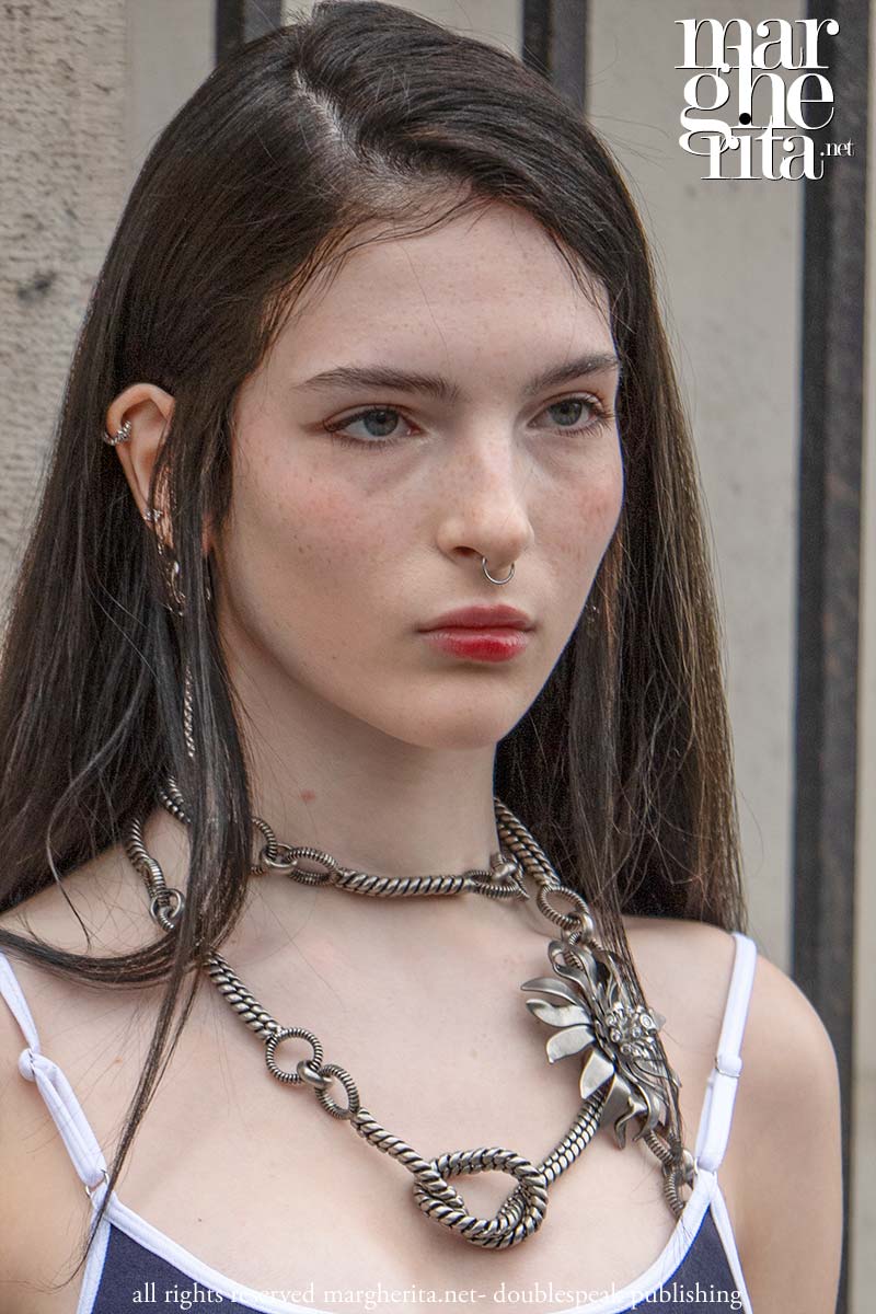 Tendenze labbra estate 2025: le labbra rosse più seducenti della stagione - Photo Charlotte Mesman