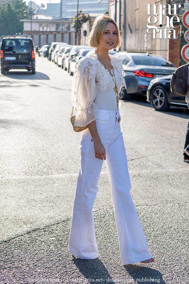 Streetstyle 2025: come indossare i jeans bianchi - Photo Charlotte Mesman