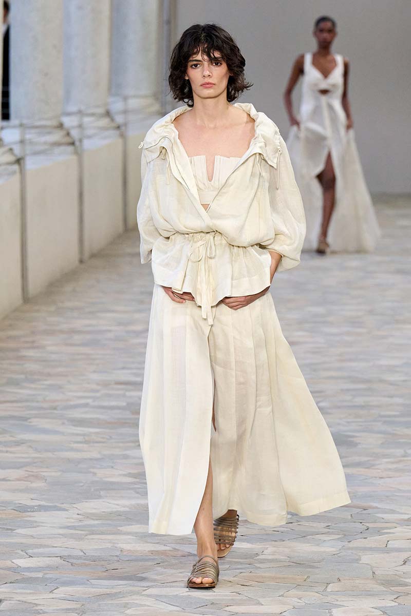 Come creare le più trendy combinazioni moda da vera pro. Lasciati ispirare! - Photo courtesy of Alberta Ferretti