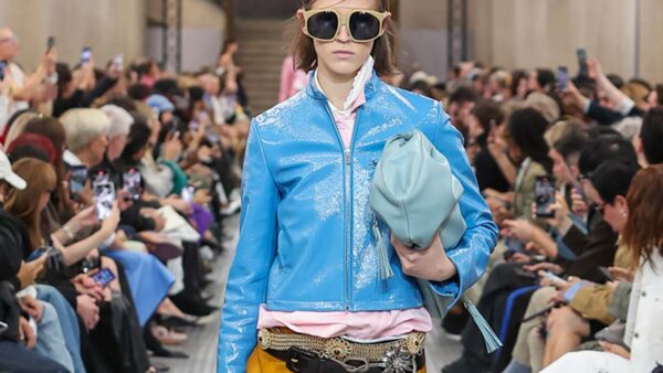 Come creare le più trendy combinazioni moda da vera pro. Lasciati ispirare! - Photo courtesy of Miu Miu