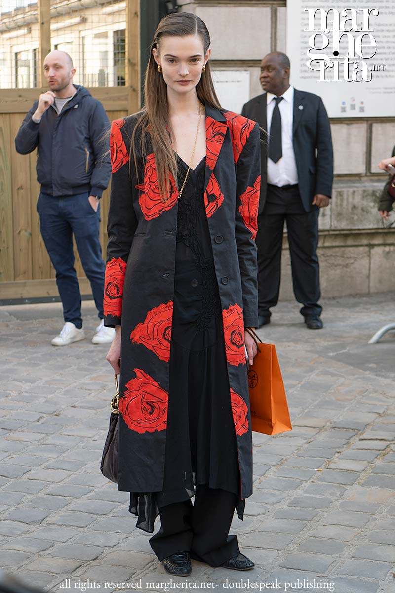 Ecco come si vestono le modelle nel tempo libero: minimaliste, cool - Photo Charlotte Mesman