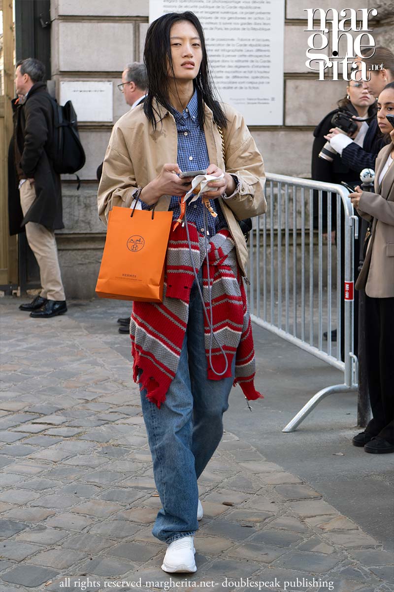 Ecco come si vestono le modelle nel tempo libero: minimaliste, cool - Photo Charlotte Mesman