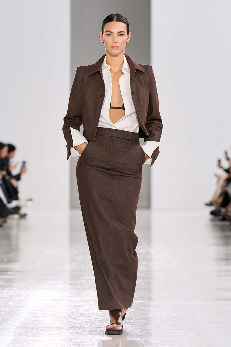 Camicie bianche estate 2025: intramontabili, fresche e assolutamente contemporanee - Photo courtesy of Max Mara