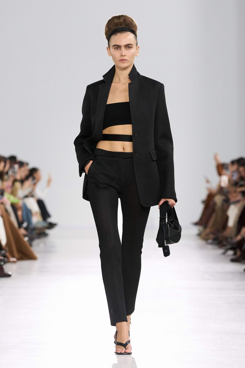 Max Mara Primavera-Estate 2026 - Photo courtesy of Max Mara