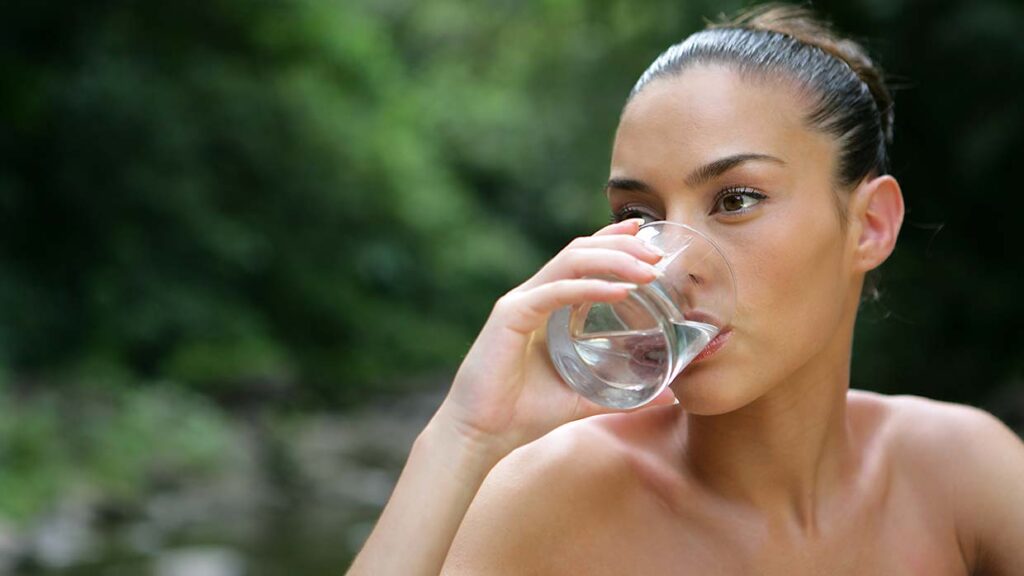 Idratazione e collagene da bere: la coppia che lavora dall’interno