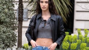Aggiorna il tuo streetstyle denim: 4 look da copiare subito - Photo Charlotte Mesman