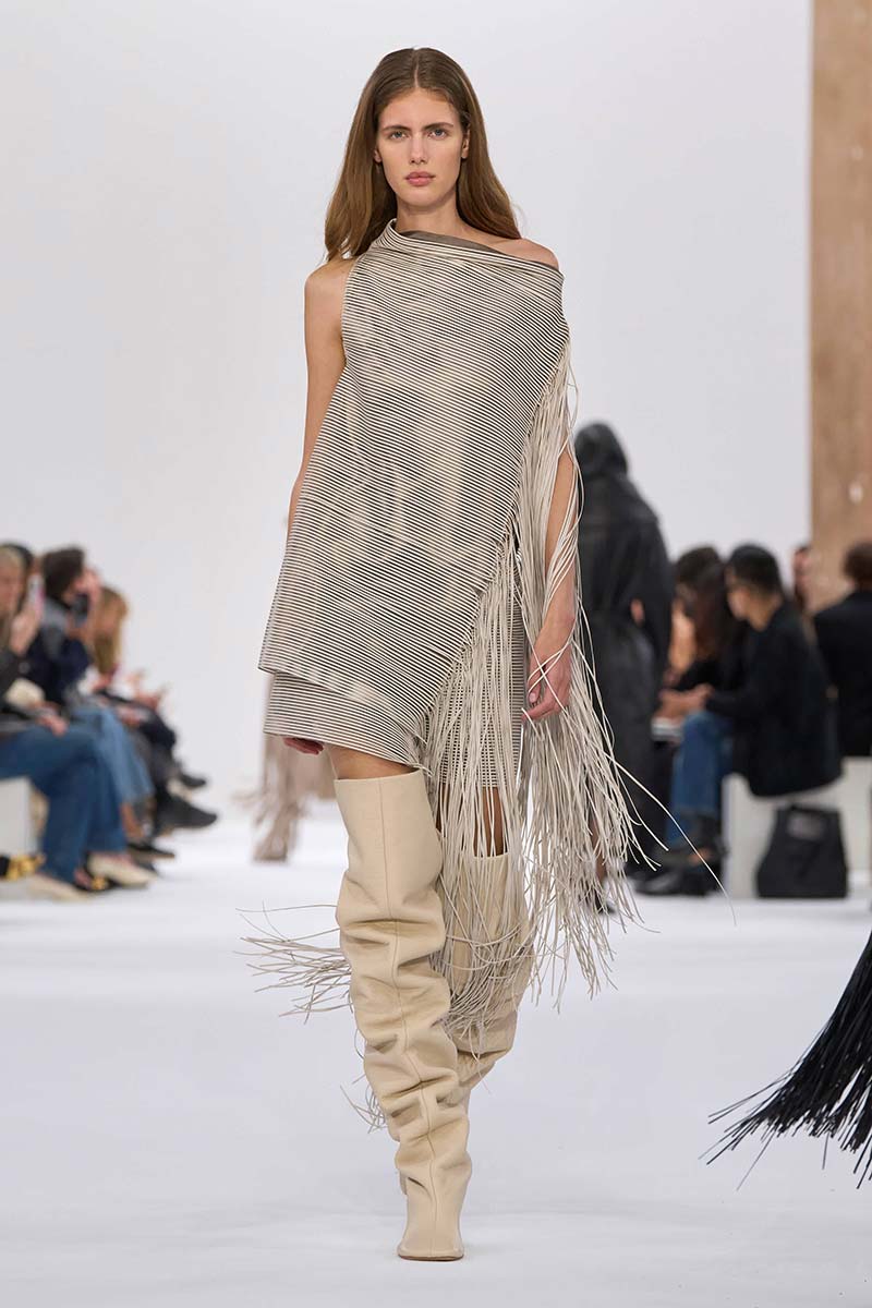 Tendenza stivali inverno 2025/2026: alti, audaci e assolutamente protagonisti - Photo courtesy of Sportmax