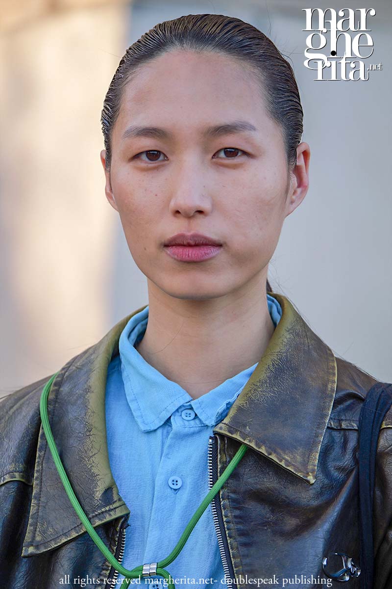 Streetstyle 2025: Volumi in gioco per un look da modella. Ecco come ricrearlo - Photo Charlotte Mesman