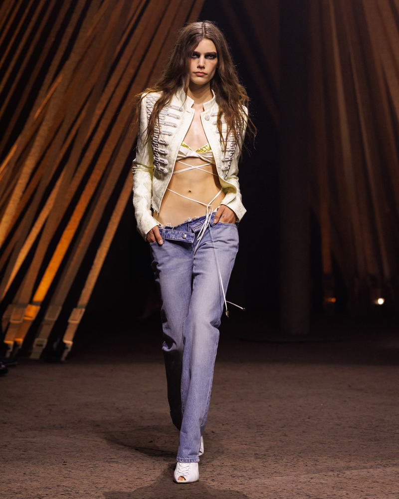 Alexander McQueen Primavera/Estate 2026 - Photo courtesy of Alexander McQueen