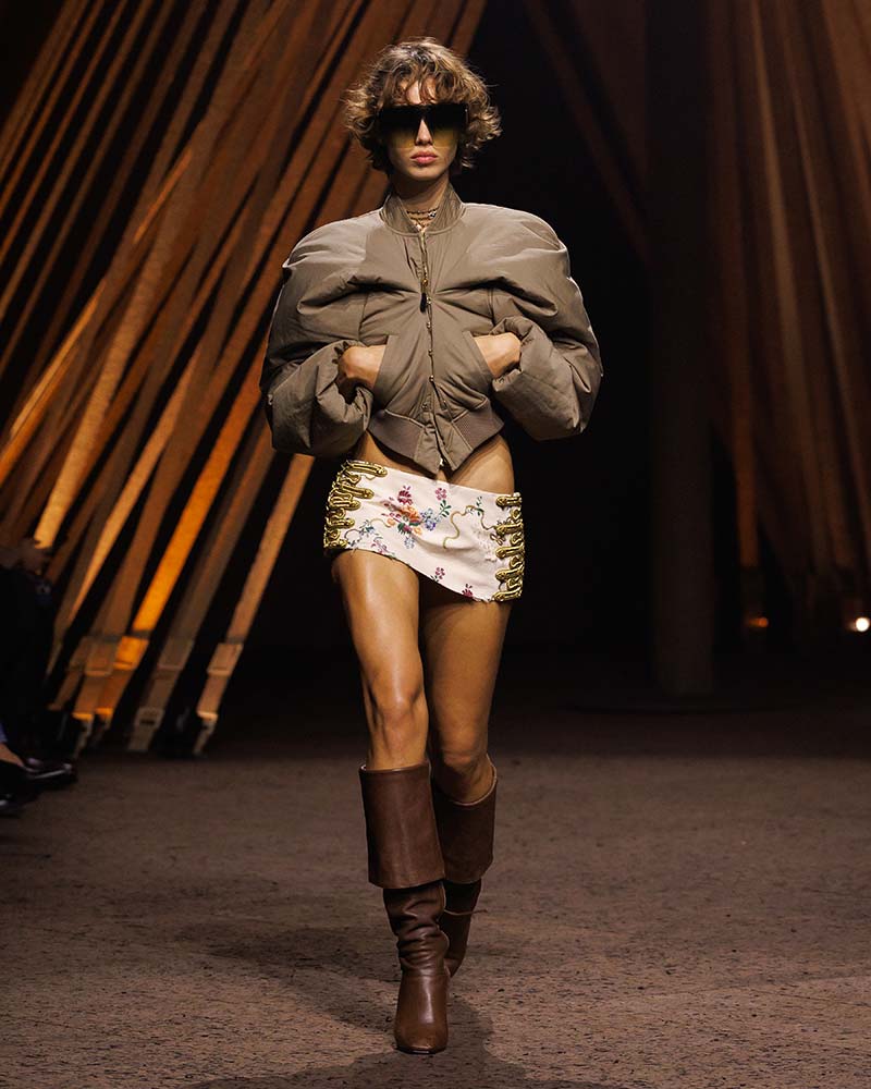 Top models: Mathilda Gvarliani. Dalle montagne della Georgia alle passerelle di Parigi - Photo courtesy of McQueen SS 2026