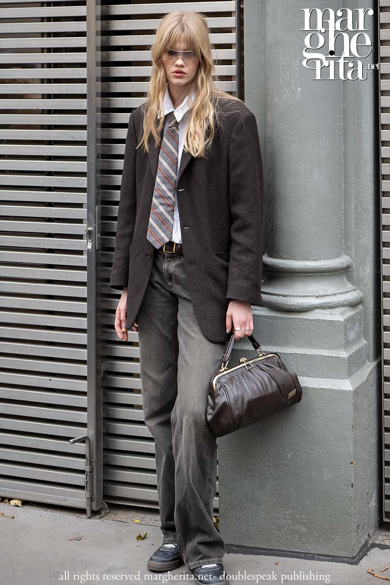 Così si vestono le modelle off-duty (viste alla Paris Fashion Week) - Photo Charlotte Mesman