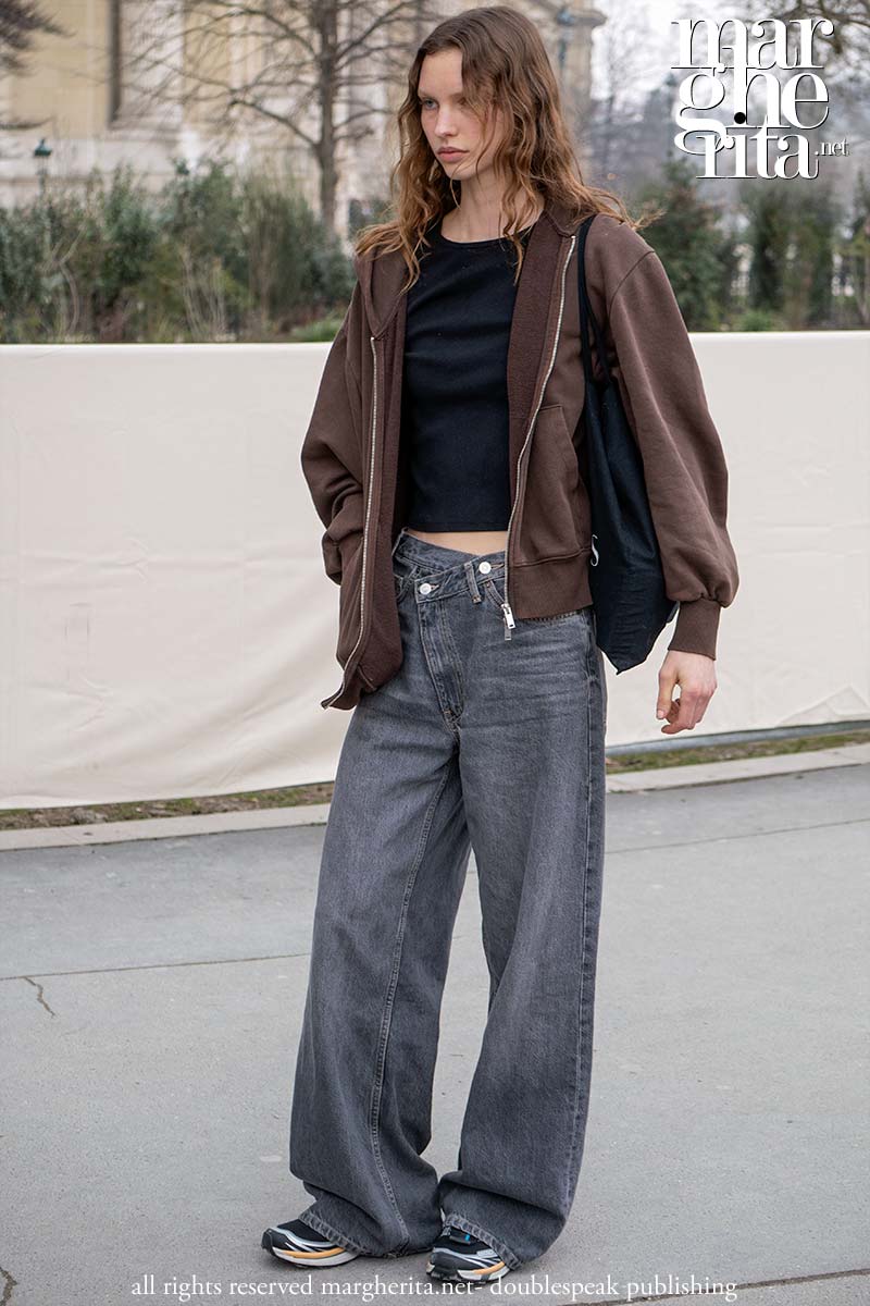 Il segreto dei look streetstyle più cool per l’autunno 2025 - Photo Charlotte Mesman