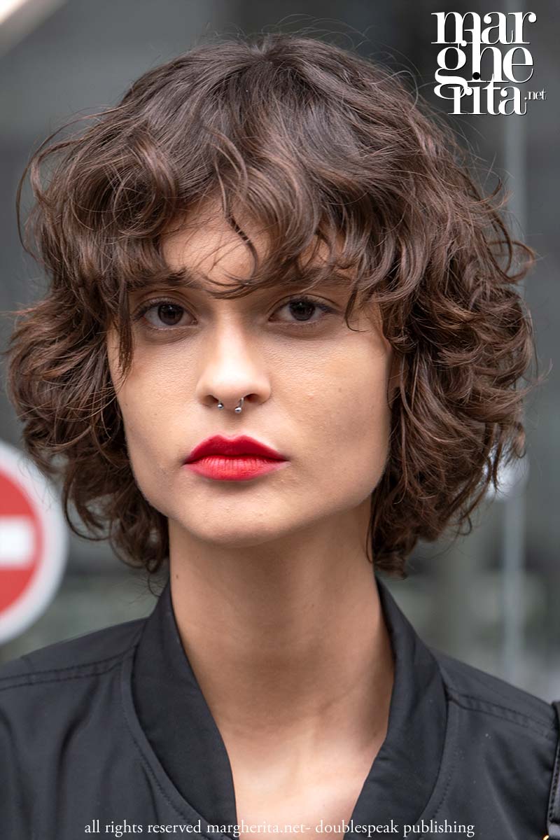 Tendenze make-up Primavera/Estate 2026: accenti di rosso - Photo Charlotte Mesman