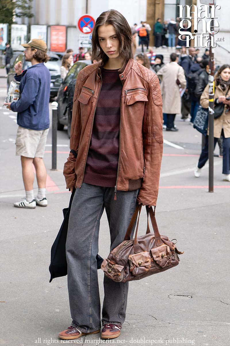 Questa è la formula di stile delle modelle per l’inverno 2025 - Photo Charlotte Mesman