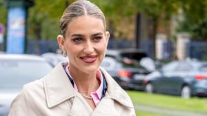 Moda street style inverno 2025 2026. Lo stile audace di Emili Sindlev - Photo Charlotte Mesman